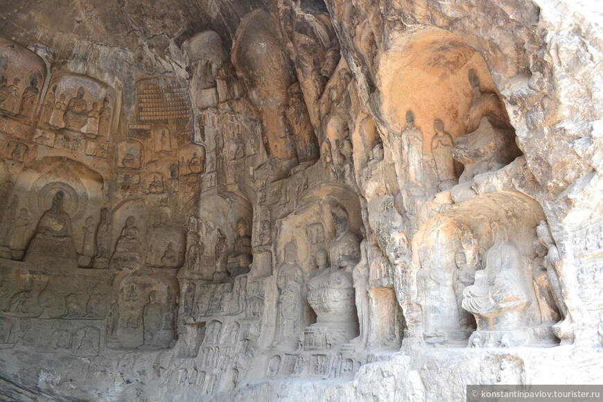  Луньмэнь — пещерные храмы, вырезанные в скалах