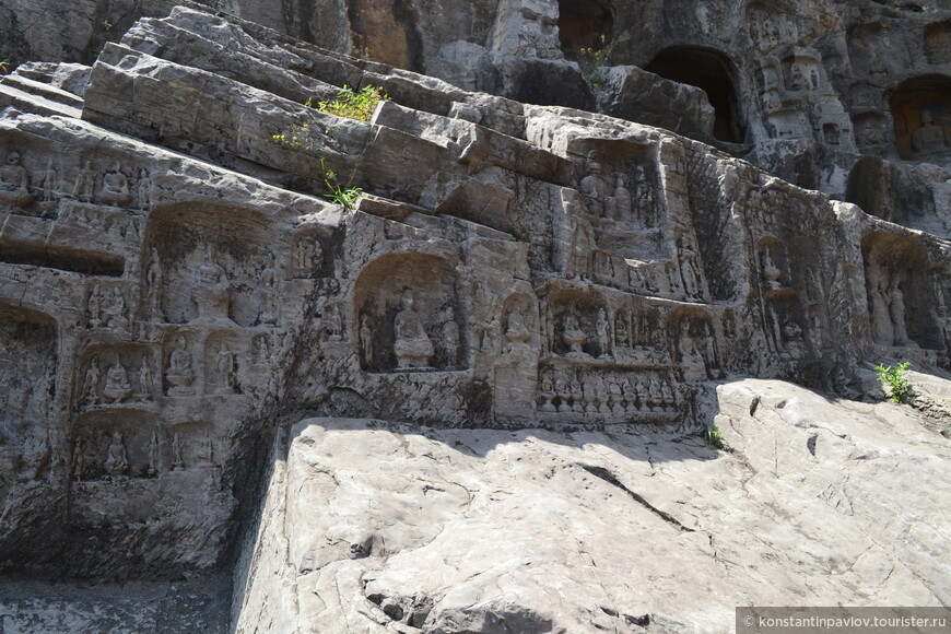  Луньмэнь — пещерные храмы, вырезанные в скалах