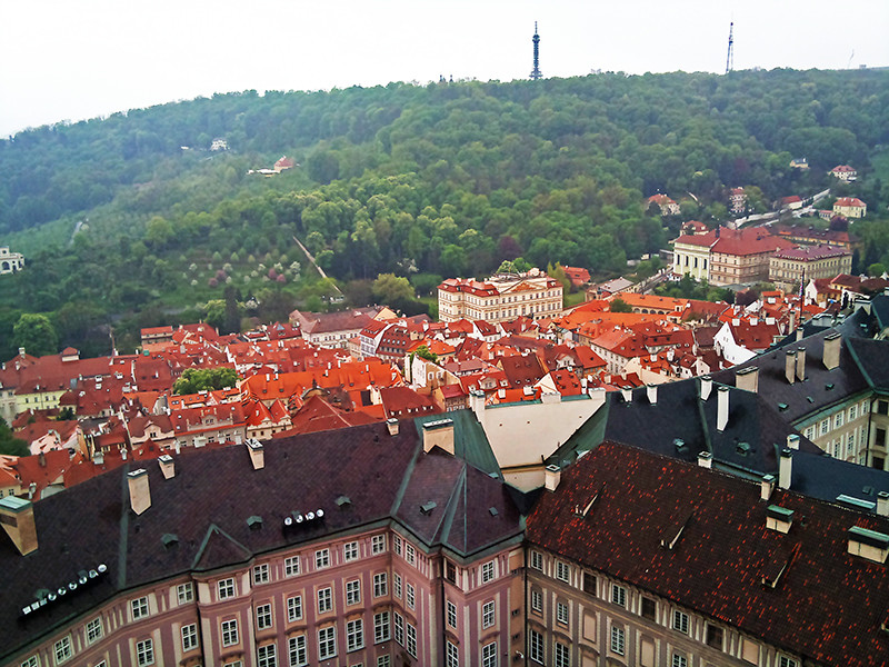 Посмотреть на Прагу с высоты колокольни собора Святого Вита