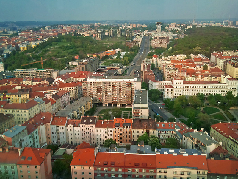 Телевизионная башня в Жижкове или Жижковский уродец