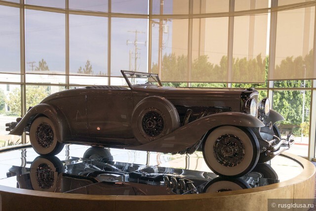 Музей авто начала 20 века Nethercutt Collection & Museum