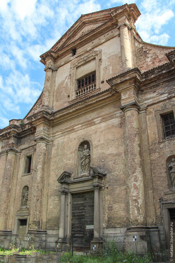 Церковь S. Maria del Carmine (1332г.)