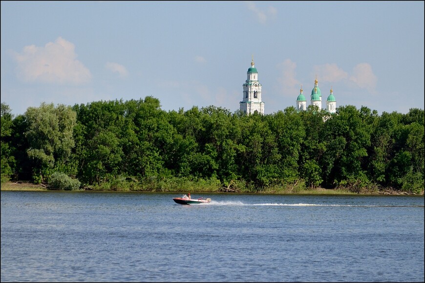 Астраханский Кремль и Пиво-водка-теплоход