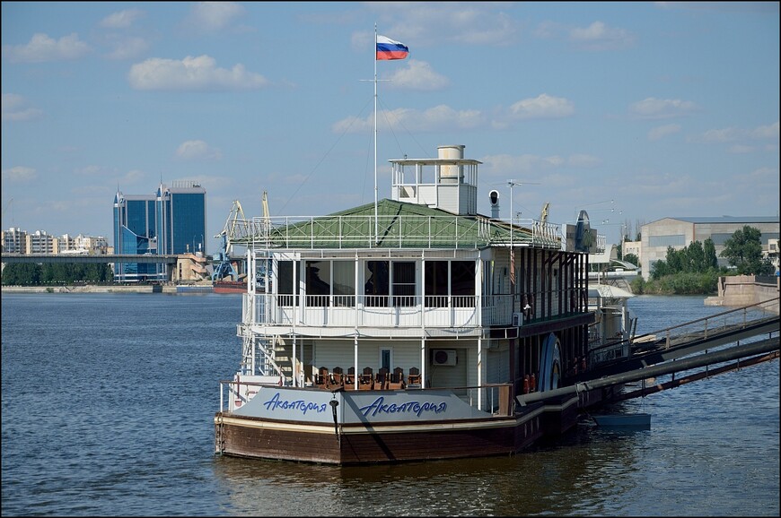 Астраханский Кремль и Пиво-водка-теплоход