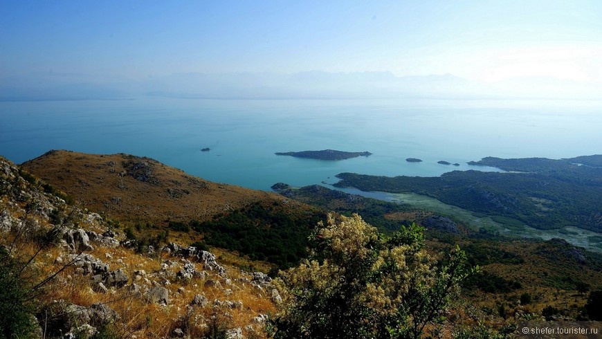 Скадарское озеро со стороны Черногории