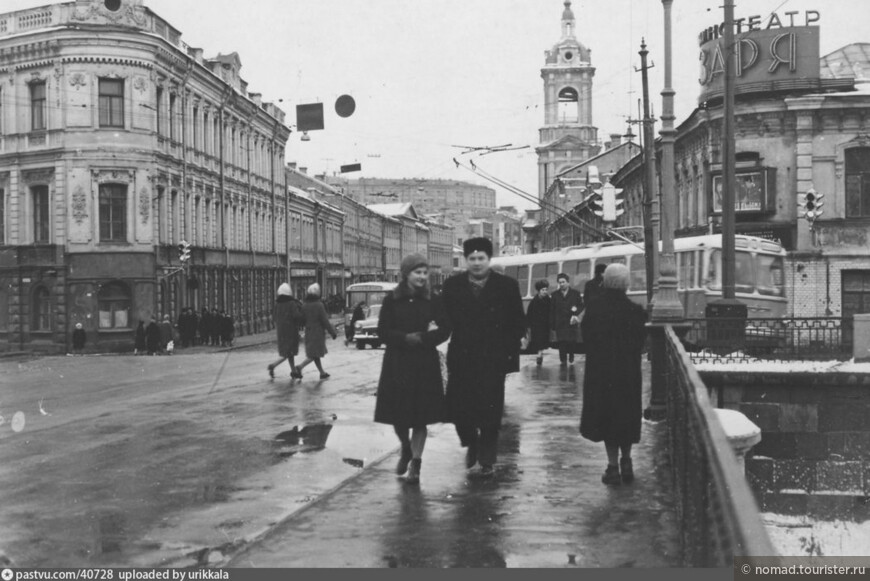 Вид с Чугунного моста на Пятницкую улицу, фото 1964-65 годов.