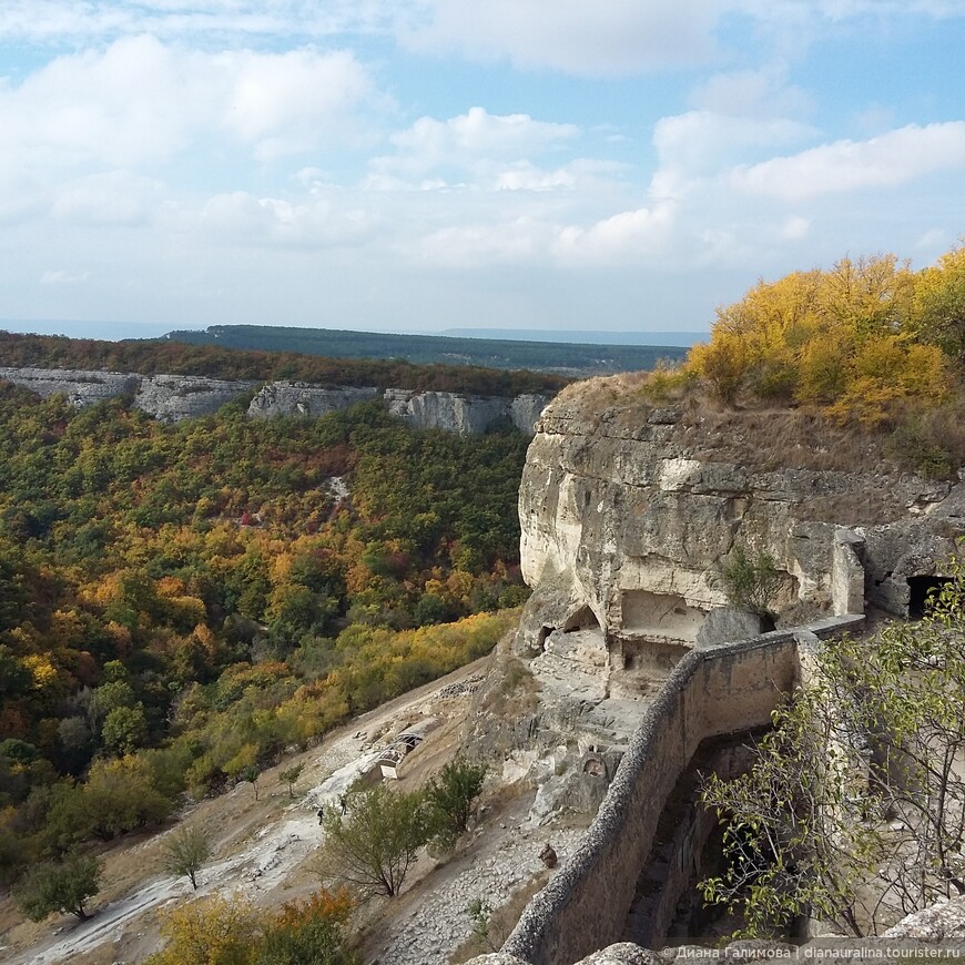 И снова Крым...Осенний Бахчисарай, сбор винограда в Alma Valley, виноград и винодельни, удивительный Партенит и Новый Свет