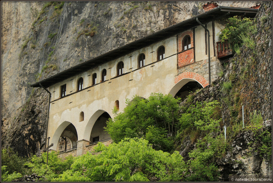 Санта Катерина — монастырь в скале