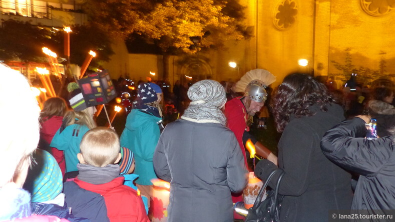 Шествие с фонариками в день святого Мартина