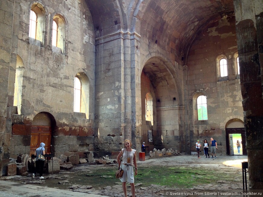 в селе Аруч одна из самых больших церквей в Армении — Собор Св. Григория, построенный в 7-ом столетии.