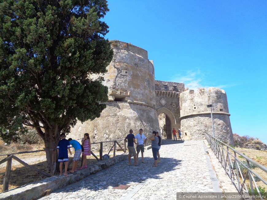 Милаццо и его самая мощная крепость на Сицилии