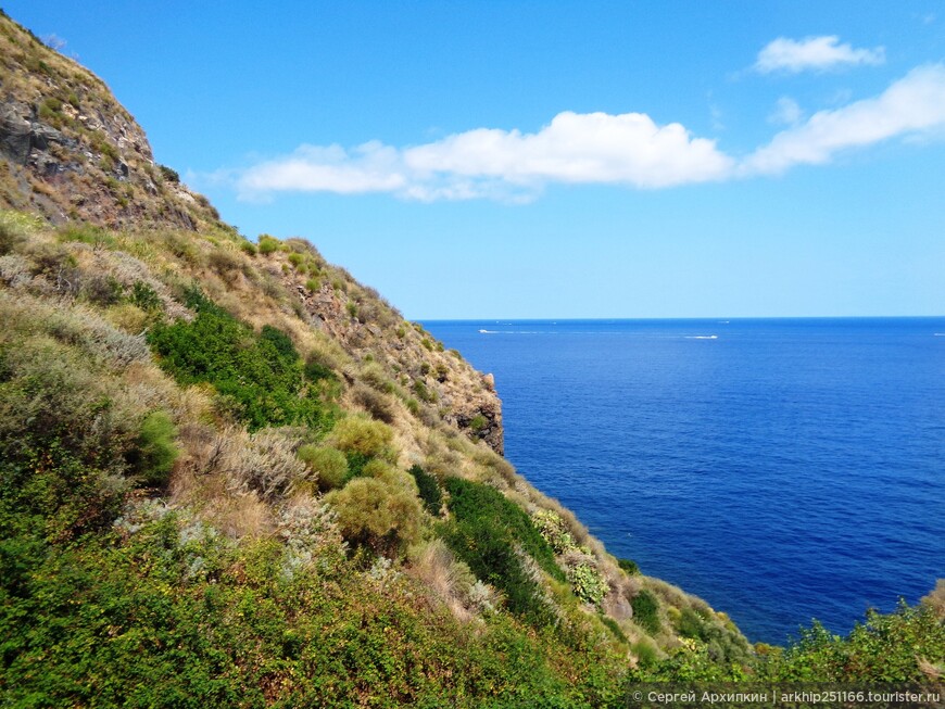 Самостоятельно на Липарские острова к северу от Сицилии.