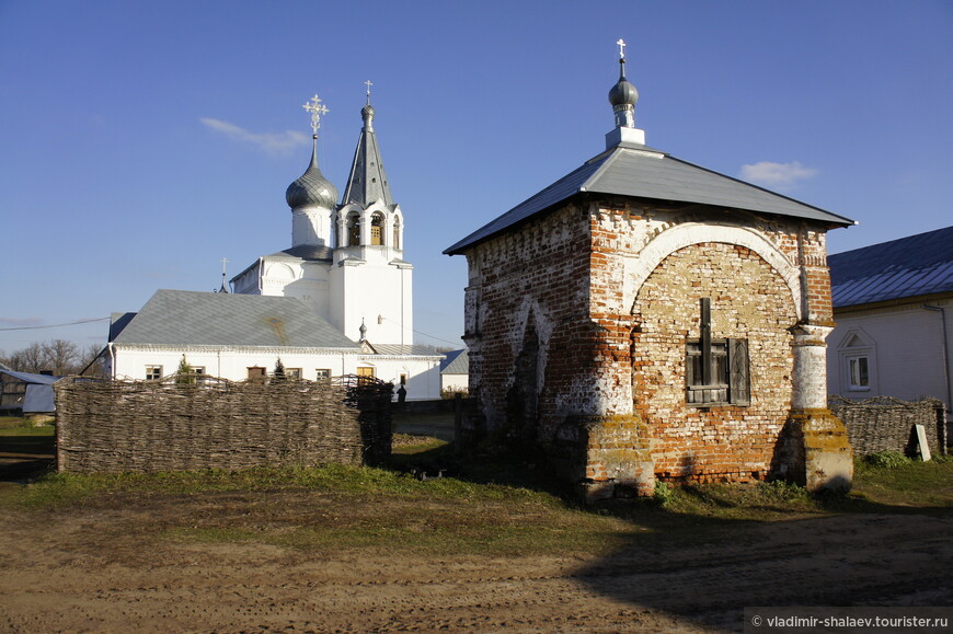 Знаменский монастырь.