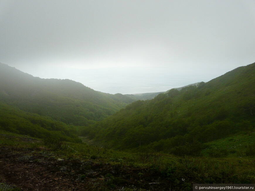 Жданковский перевал (295 м. над уровнем моря), вид на побережье бухты Буруны. Отсюда до пляжа около 2200 м.