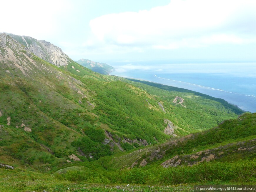 Вид на север со склона пика Жданко. Высота около 300 метров