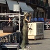 Периодически новые Джульетты застывают на улицах Вероны.