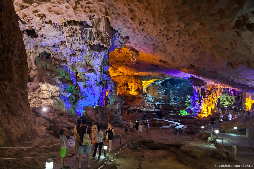 Пещера расположена на высоте 25 метров над уровнем моря, длина пещеры составляет около 500 метров. Внутри проложены пешеходные дорожки. Гиды лазерными указками обращают ваше внимание на самые интересные места.