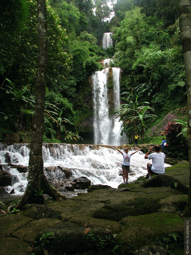 Водопады парка Дамб'ри в горном Вьетнаме