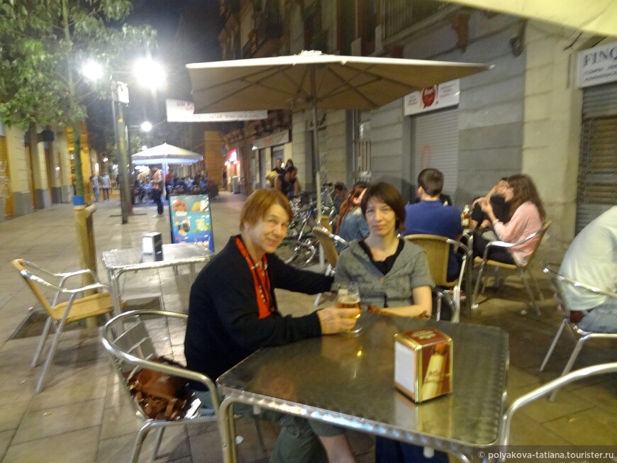 В кафе на улице в Барселоне