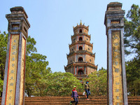 Хюэ. Пагода Тьенму (Thien Mu Pagoda)