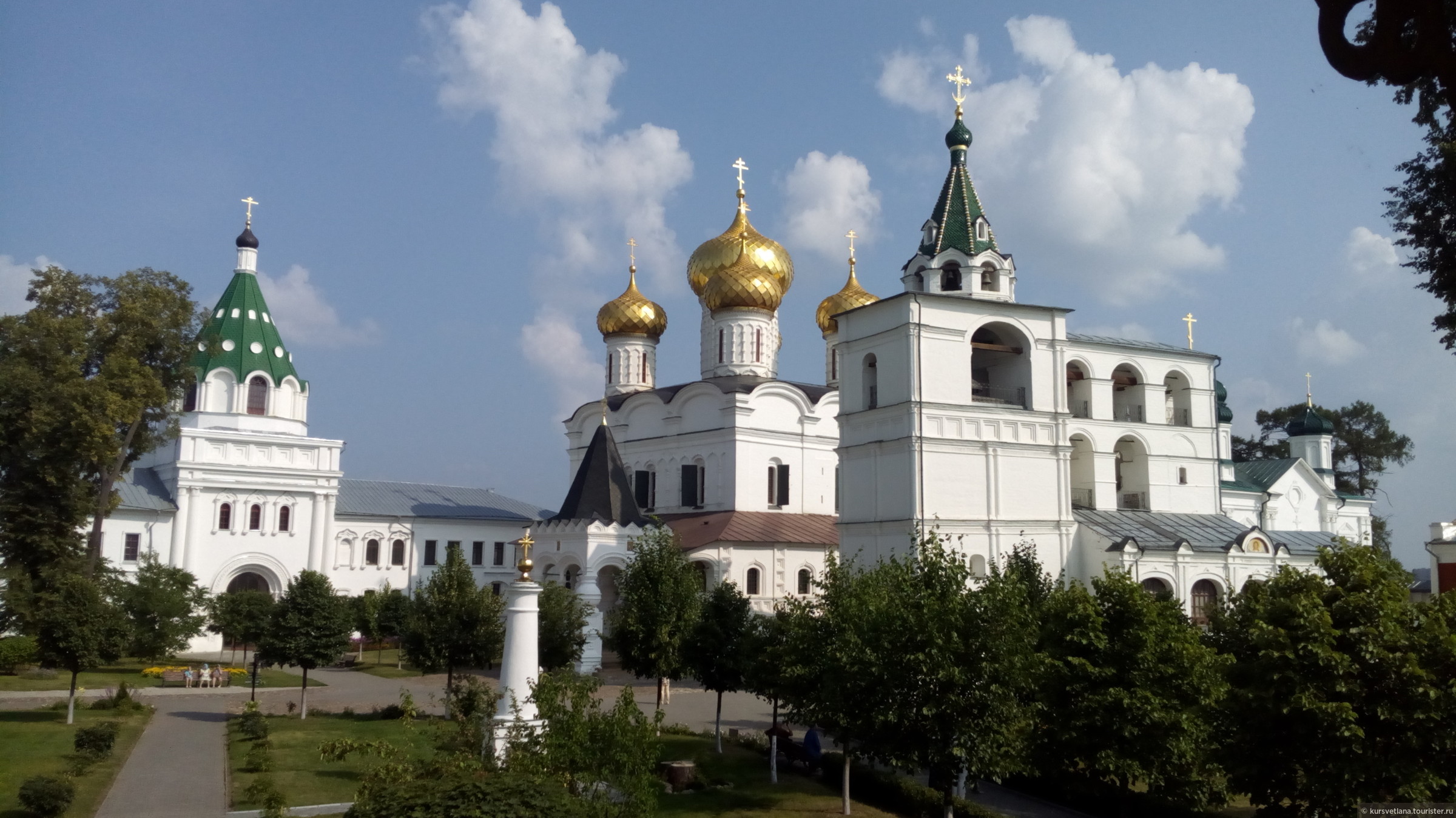 13 апреля православный. Свято-Троицкий Ипатьевский монастырь в Костроме. Ипатьевский монастырь Кострома.