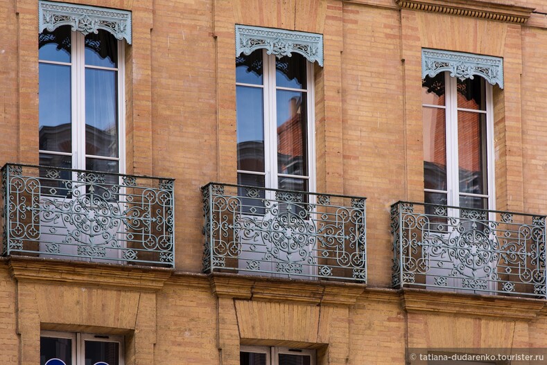 Знаменитые французские балкончики
