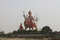 Статуя Кришны при въезде во Вриндавану