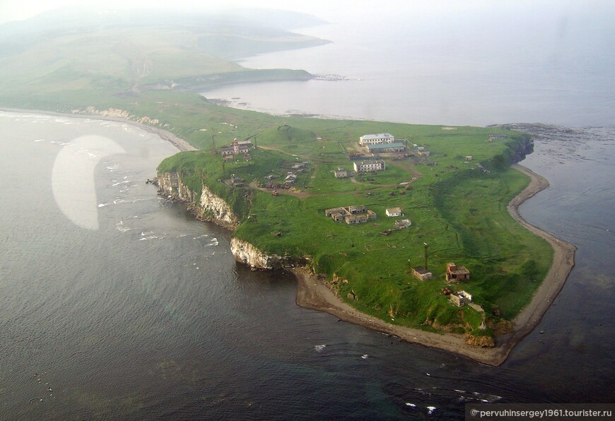 Мыс Крильон
Мониторинг побережья залива Анива. съемка с вертолета, 2005 год.