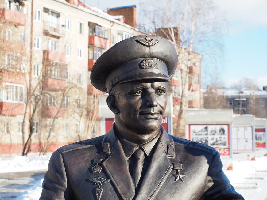 Открытие памятника С.П.Королёву и Ю.А.Гагарину в Королёве
