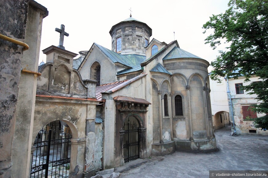 Армянская Апостольская церковь.