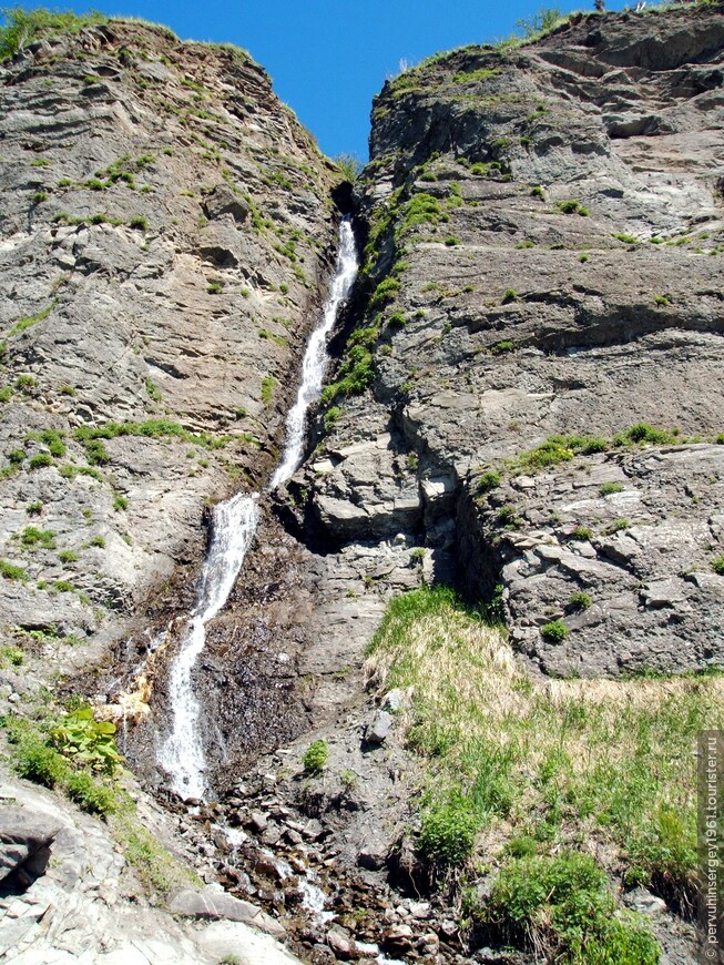 13 км. маршрута. Один из самых высоких на западном побережье водопадов - водопад Ираида 68 м. 