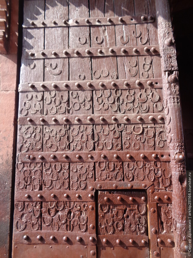 В загадочный Фатехпур-Сикри — город-призрак императора Акбара