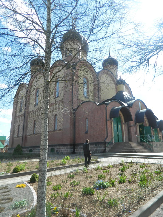 Как доехать из Петербурга в Пюхтинский монастырь в Эстонии?