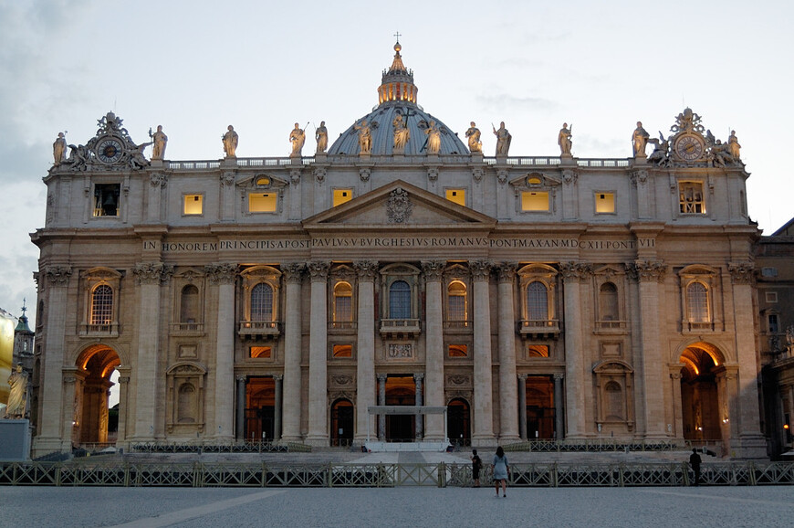 Форум, Ватикан и лже-полицейские в Риме