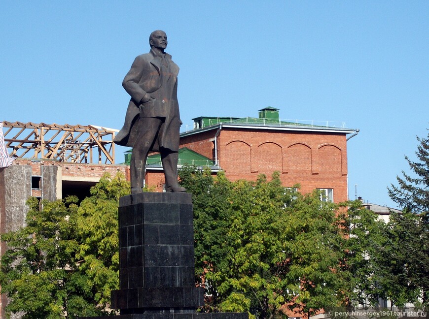 Памятник В.И. Ленину, работы Л. Кербеля