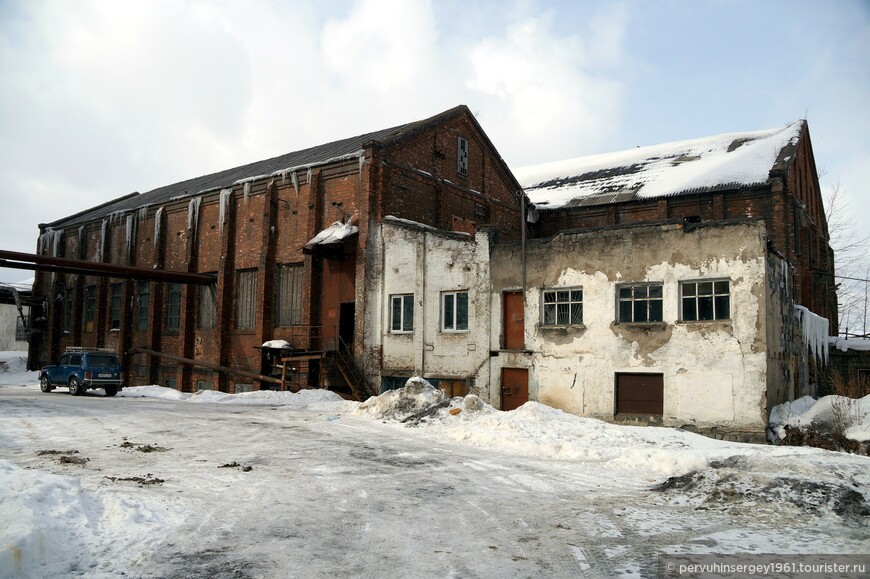 ЦБЗ в Долинске, до 1945 г. Бумагоделательный завод компании «Одзи Сейси». 