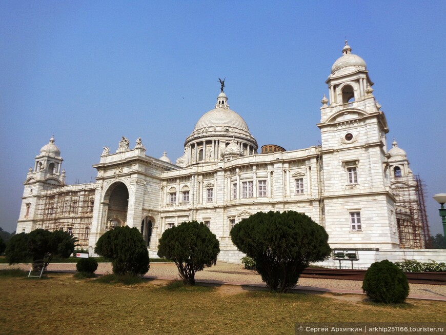 В  Калькутту — столицу штата Западная Бенгалия