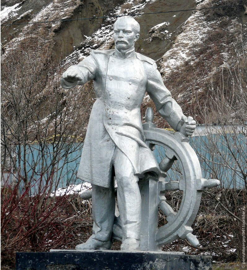 Памятник Г.И. Невельскому.