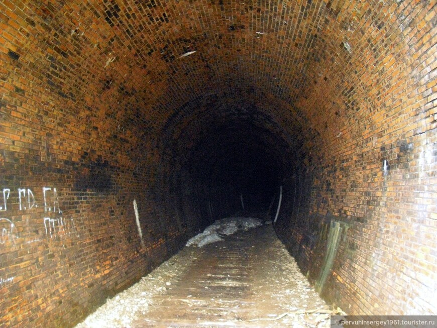 Некоторые тоннели построены не из бетона, а из кирпича