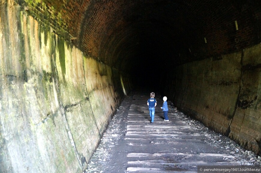 Вход в самый длинный на Хосинсен тоннель на станции Перевал - 870 м.