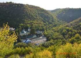Молдавия. Скальный монастырь Сахарна