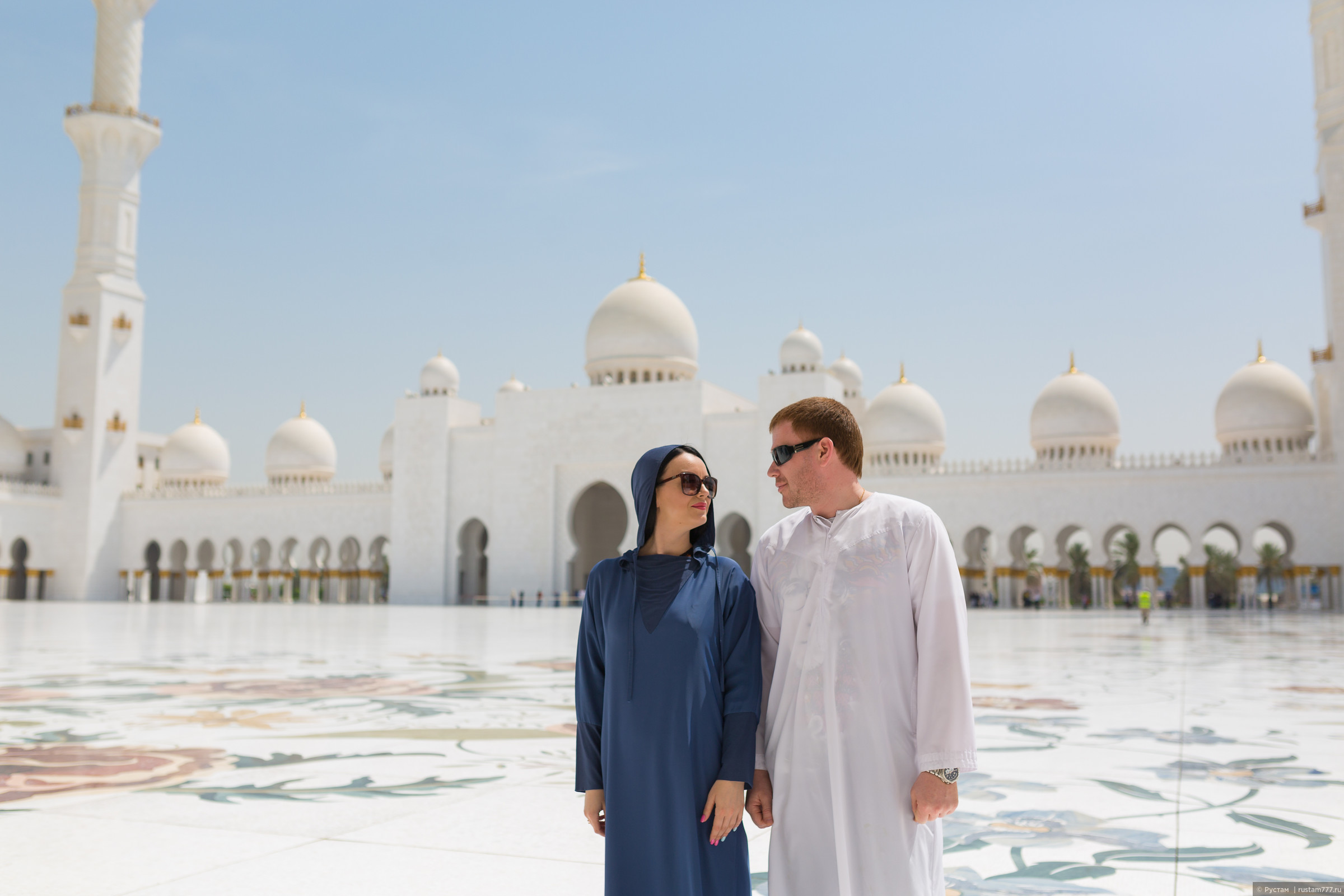 Есть ли в арабских эмиратах. Оқсарой Абу Даби. Мечеть в Дубае Абу Даби. Экскурсия Абу Даби в Дубай.
