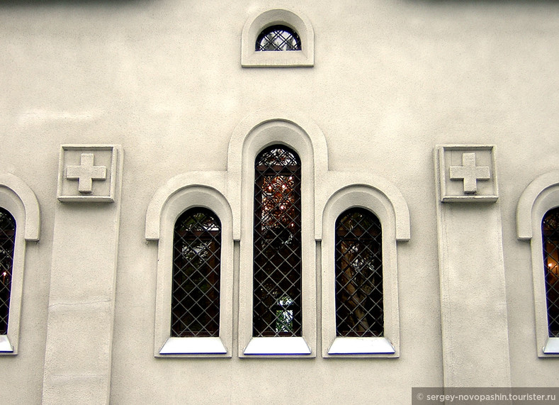 Элементы фасада Воскресенского собора. Фото: Новопашин С.А., 2005