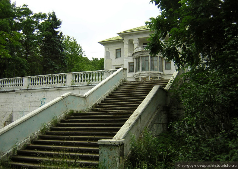 Леоновская дача - на месте храма Карафуто дзиндзя. Фото: Новопашин С.А., 2005