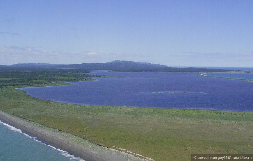 Озеро Низкобережное. Фото из архива СРОО ТКК Пилигрим. Мониторинг побережья залива Терпения, 2005 год