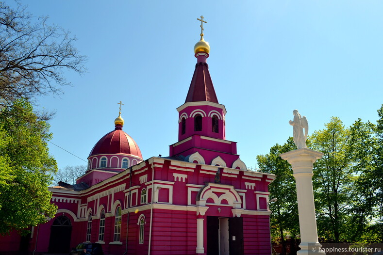 Ростов-на-Дону.Переулок Ахтарский.Вознесенская церковь.Своеброазное необычное строение.К храму приписана Петропавловская церковь в станице Старочеркасской, которая относится к объектам культурного наследия. 