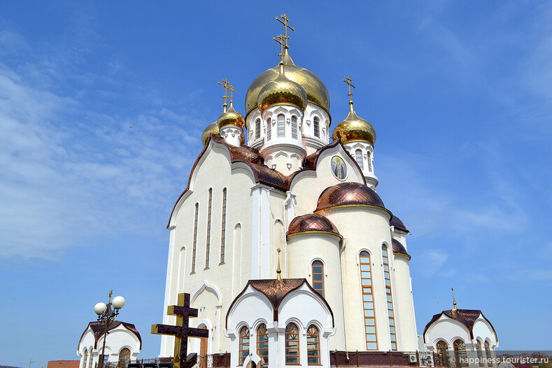  Собор Рождества Христова является самым большим храмом не только в Волгодонске, но и в восточном регионе Ростовской области.