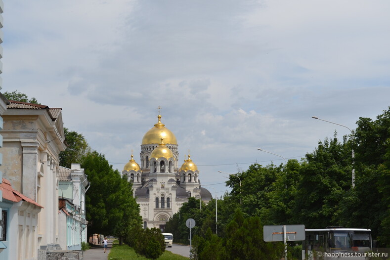 Новочеркасск.Свято-Вознесенский войсковой кафедральный собор на площади Ермака — главный храм Донского казачества.В соборе покоятся останки атамана Платова.