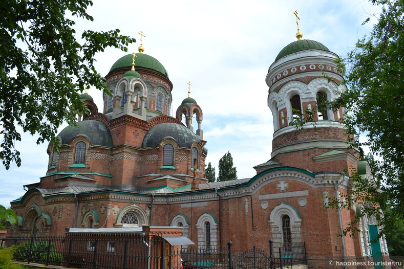 Еще один великолепный архитектуный шедевр в Новочеркасске.Храм святого Александра Невского.