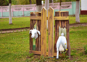 деревянные скульптуры в детском парке )